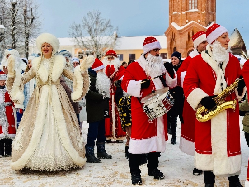 Парад Дедов Морозов..